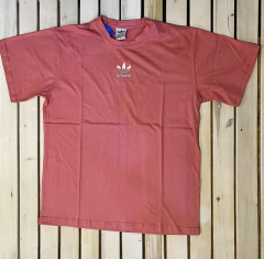 Remera Adidas Boxy Fit bordada en internet