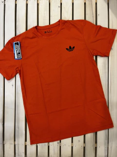 Remera Adidas ‘Basic’ con estampa - comprar online