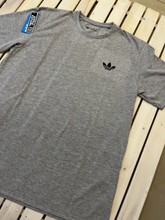 Remera Adidas ‘Basic’ con estampa - tienda online