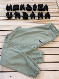 Jogging Adi pluma