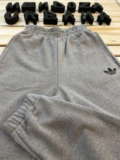Jogging Adi pluma - comprar online