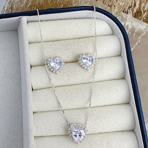 Conjunto Coração Ponto de Luz Borda Cravejada Em Prata 925