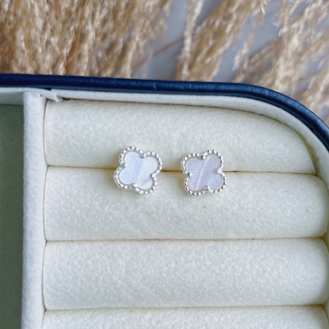 Brinco Trevo Van Clef Branco Em Prata 925 - comprar online