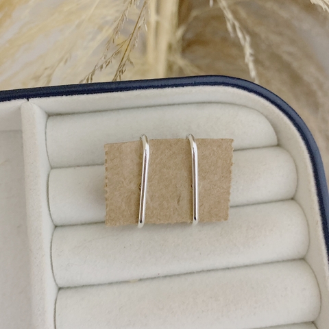 Brinco Hook Liso Fino Em Prata 925