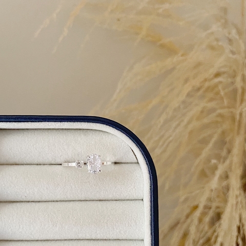 Anel Ponto de Luz Oval Cristal Regulável Em Prata 925