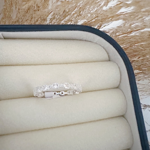 Anel Aparador Todo Cravejado Zircônias Redondas e Quadradas Em Prata 925