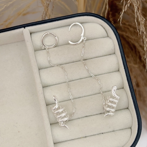Argola com Piercing Fake Cobra Em Prata 925