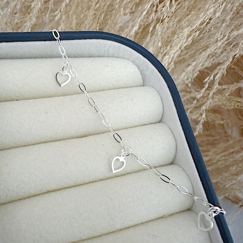 Tornozeleira Coração Vazado Elo Oval em Prata 925