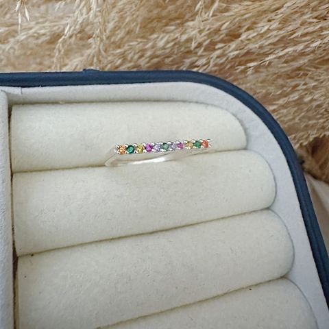 Anel um Lado Quadrado Cravejado Colorido Fino em Prata 925