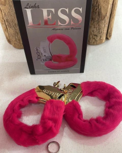 Algemas Com Pelúcia Hard Less na internet