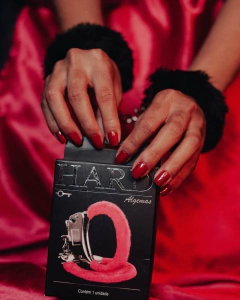 Algemas Com Pelúcia Hard Less