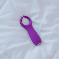 Grant Vibrador Peniano e de Clitóris