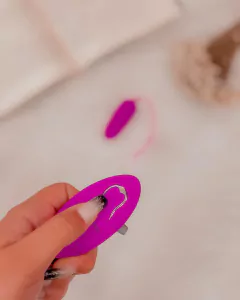 Selkie Vibrador Bullet com Controle Remoto Sem Fio Pretty Love - comprar online