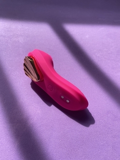 Vibrador de Calcinha em Formato de Concha via App com Imã