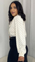 CAMISA FEMININA POÁ CLHOE OFF WHITE - By Carola Rodrigues - Moda Feminina 