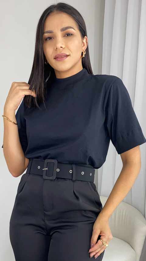 CAMISETA FEMININA GOLA FRANCINE PRETA