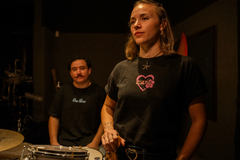 Remera KINDA love - comprar online