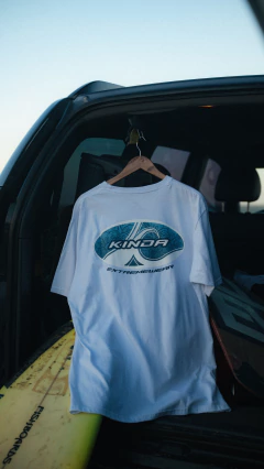 Remera surf 2000 blanca - comprar online