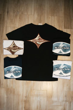 Remera surf 2000 azul - KINDA