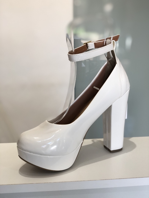 Sapato branco vivnil salto alto - comprar online
