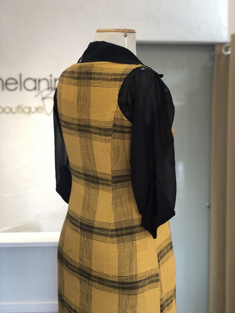 Camisa preta com transparência e renda - comprar online