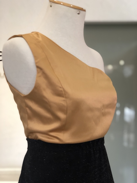 Cropped acetinado dourado ombro único - LOUÉ - comprar online