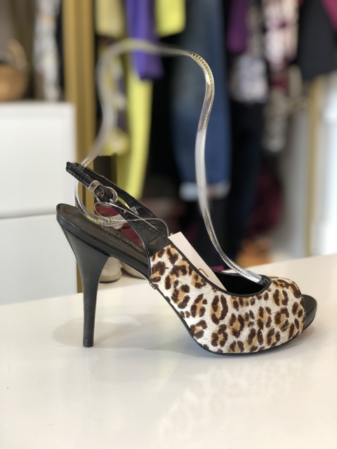 Sandália peep toe animal print em couro legítimo - comprar online