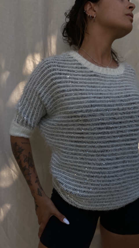 blusa de tricot e paetês