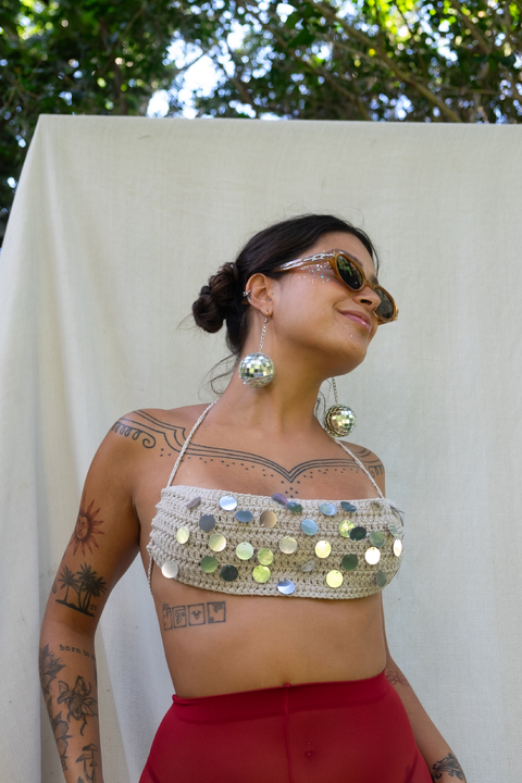 Top nude estrelado