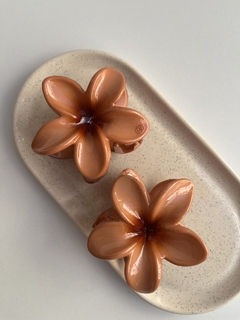 Broche flor - Dulce de leche (ER2045) - comprar online