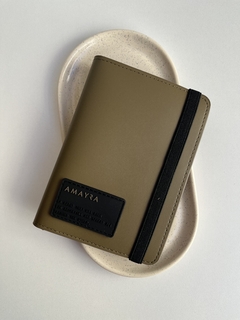Portapasaporte Amayra - Verde (ER2164) - comprar online