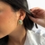 Brinco Folheado a Ouro - Oval textura + Circulo Azul - loja online