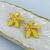 Brinco Flor Amélia - Resinada - comprar online