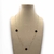 Conjunto colar longo 72cm + brinco folheado a ouro - Inspiração Virginia (3 trevos) - comprar online