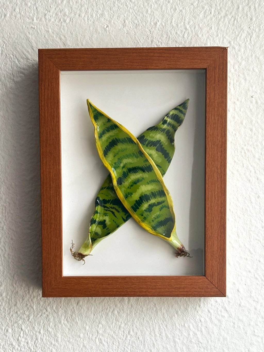 Quadro Escultura Espadas Cruzadas em moldura caixa