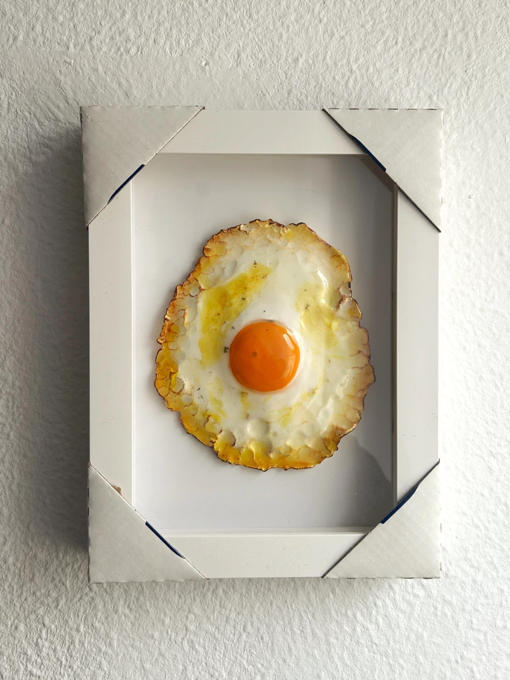 Quadro Escultura Ovão Frito II em moldura caixa