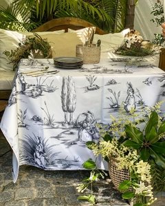 Mantel Impermeable Liebres gris (estampa digital) - comprar online