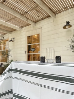 Mantel Impermeable Raya French negro (estampa digital) - comprar online