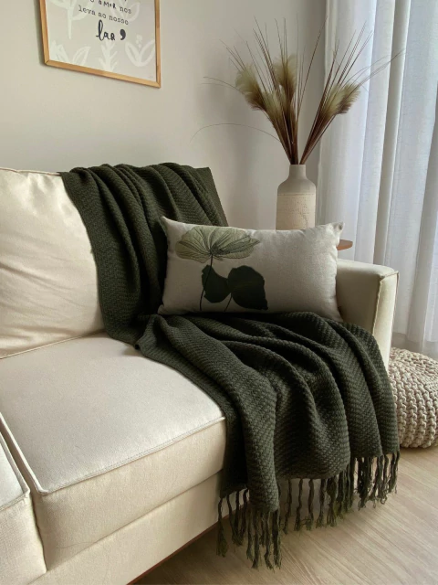 Capa de Almofada Linho Bordada Floral Verde 35x50cm - comprar online