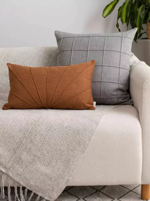 Capa de Almofada Retangular Drapeada Linho Sun Canela 30x45cm