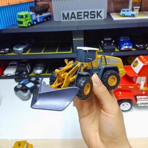 Miniatura Trator Carregadeira Frontal com Lâmina 1:40 - comprar online