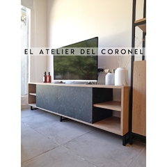 RACK TV TRES PATAS 180cm - EL ATELIER DEL CORONEL