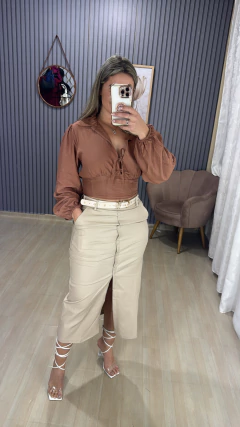 Saia mídi resinada na internet