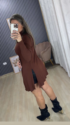 Conjunto croped e cardigan na internet