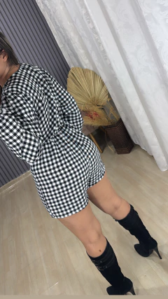 Macaquinho xadrez Lili na internet