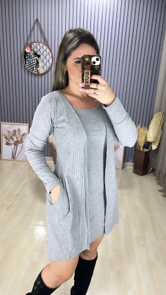 Vestido canelado capa