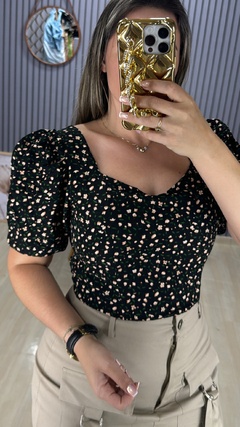 Cropped flores manga - comprar online