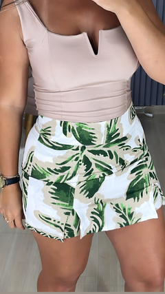 Imagem do SHORTS SAIA LINHO FUNDO BEGE COM VERDE