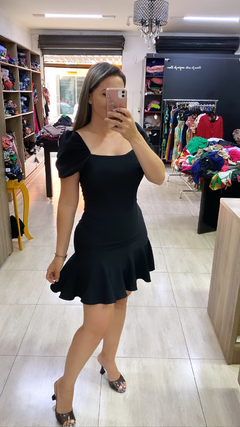 Vestido manga babado