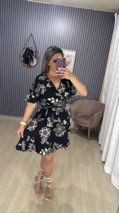 Vestido curto envelope